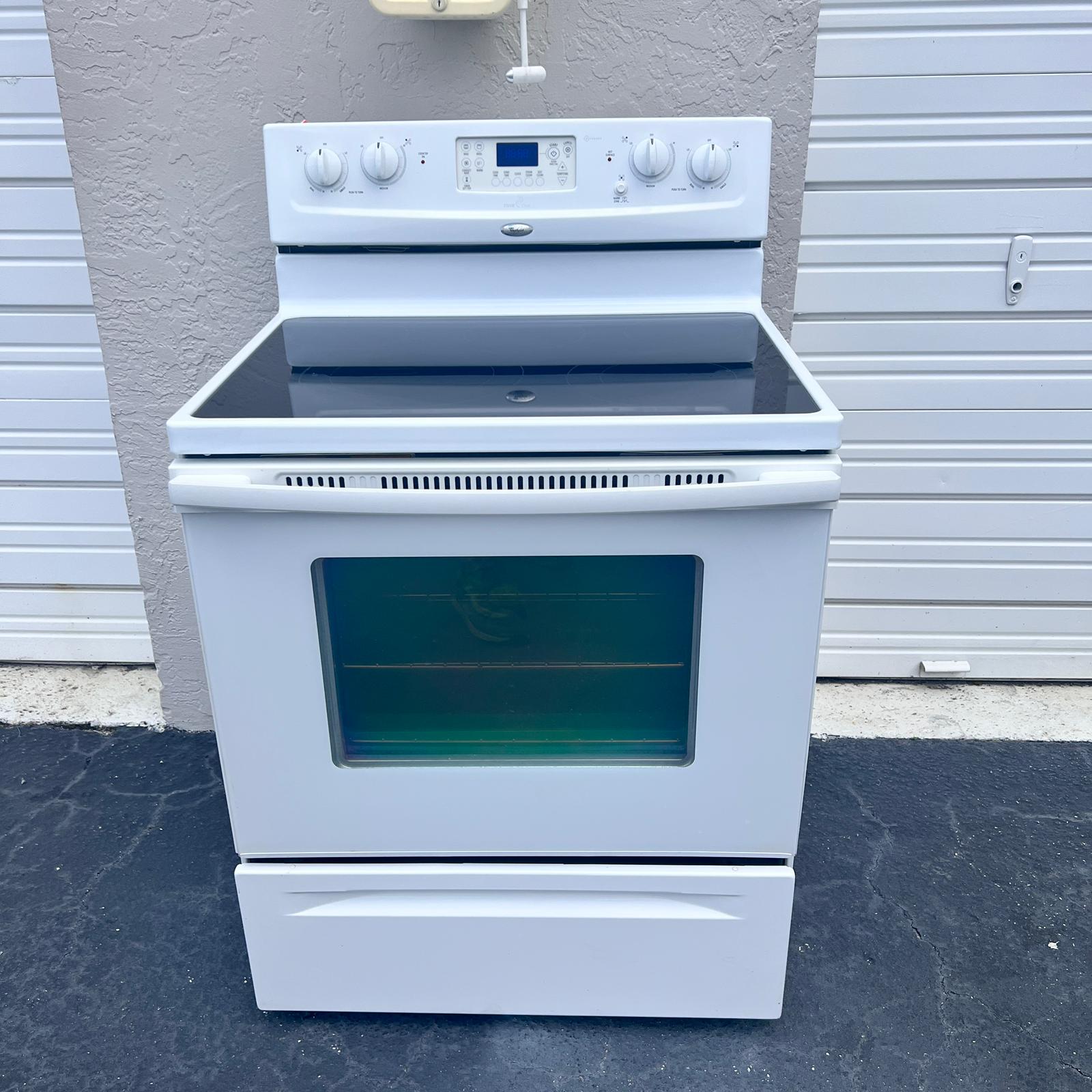 Whirlpool Electric Stove - Steam Clean Oven Whirlpool Electric Stove - Steam Clean Oven